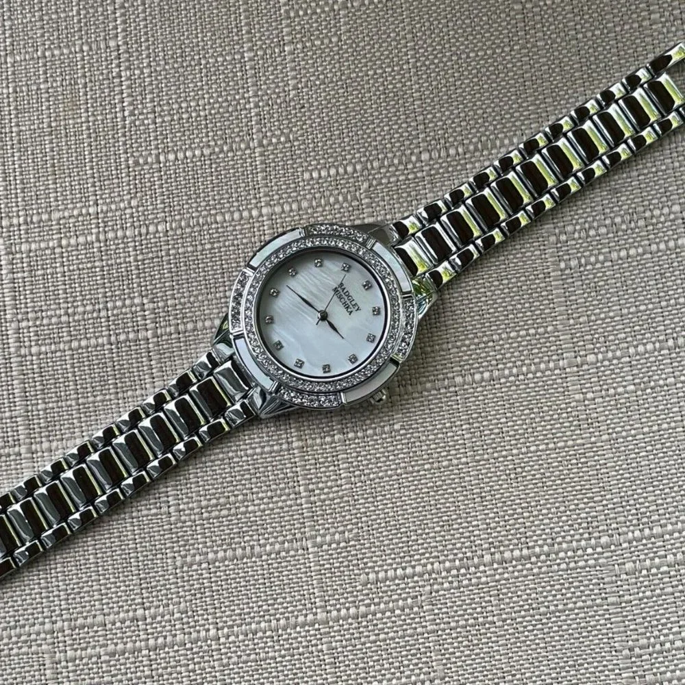 Badgley Mischka Ladies Watch Silver Tone Crystals Accent Analog Quartz Watch Box - Picture 9 of 12